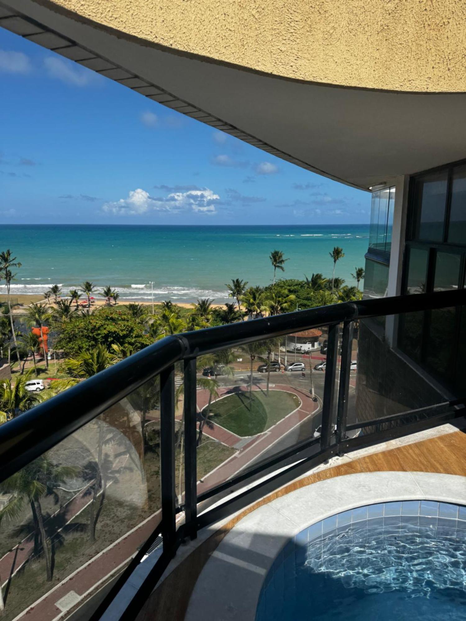 Apartamento Cobertura Com Dois Quartos - Piscina Privativa- Beira Mar *