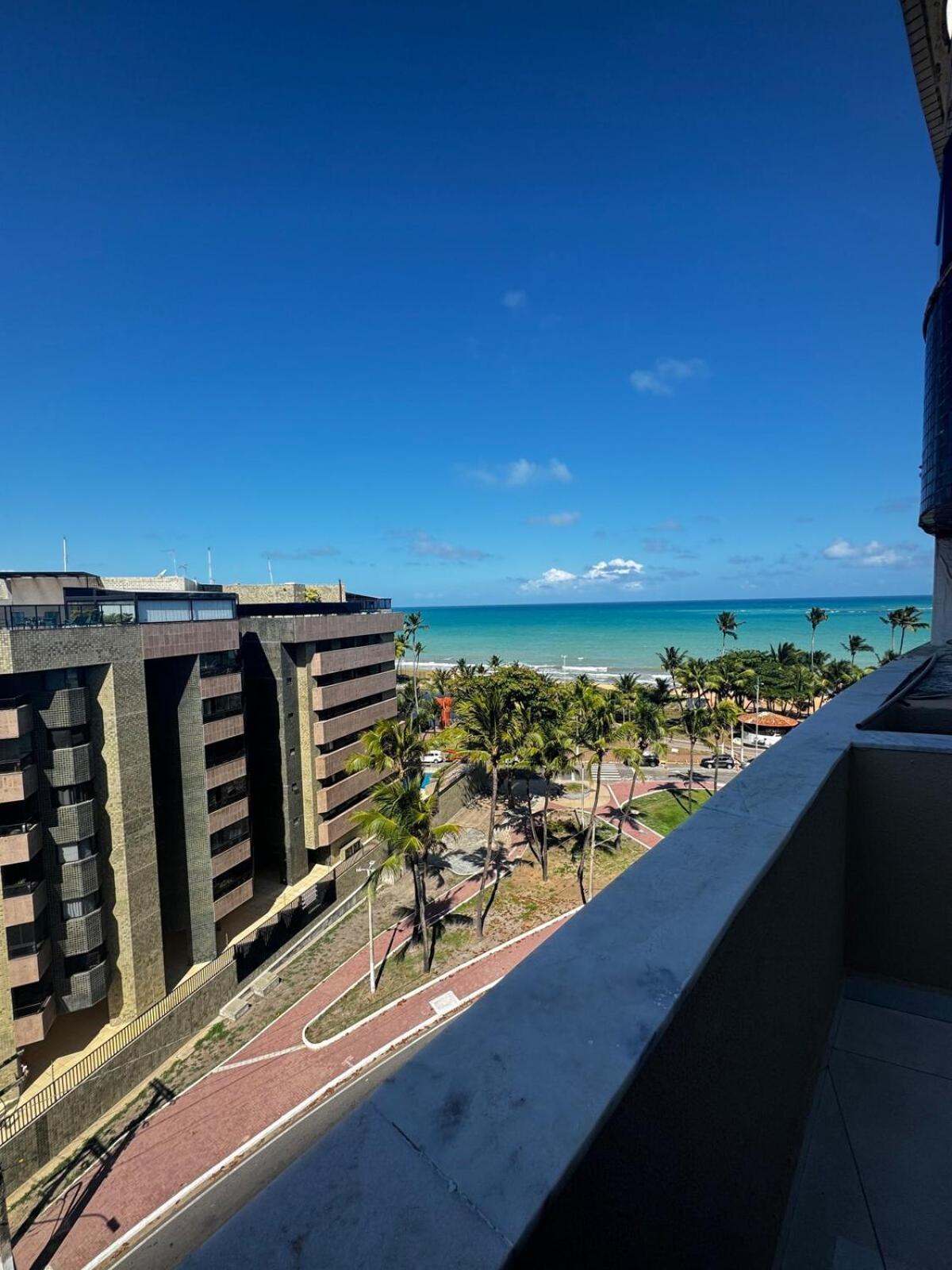 Apartamento Cobertura Com Dois Quartos - Piscina Privativa- Beira Mar Maceió