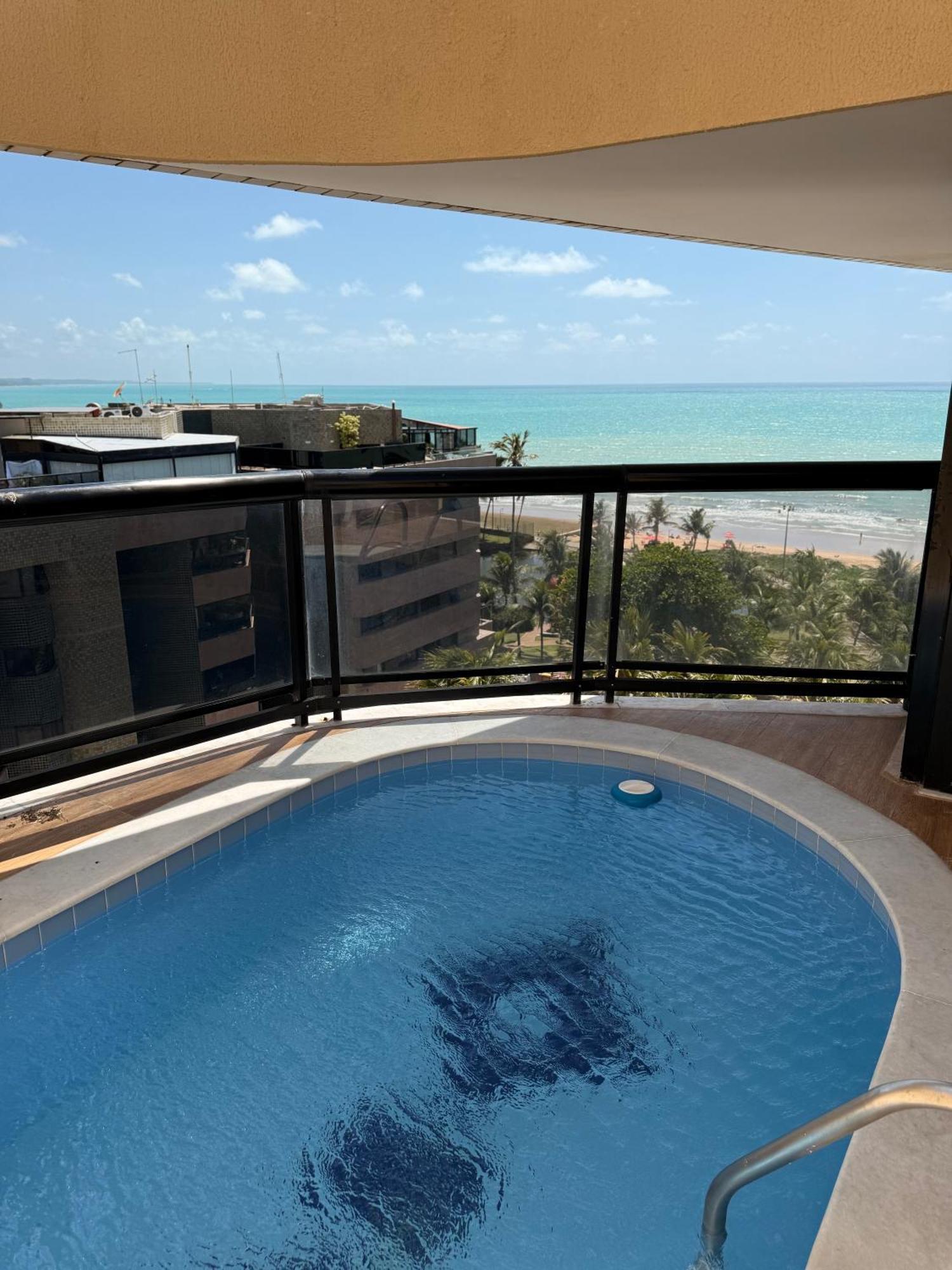 Cobertura Com Dois Quartos - Piscina Privativa- Beira Mar Apartamento *