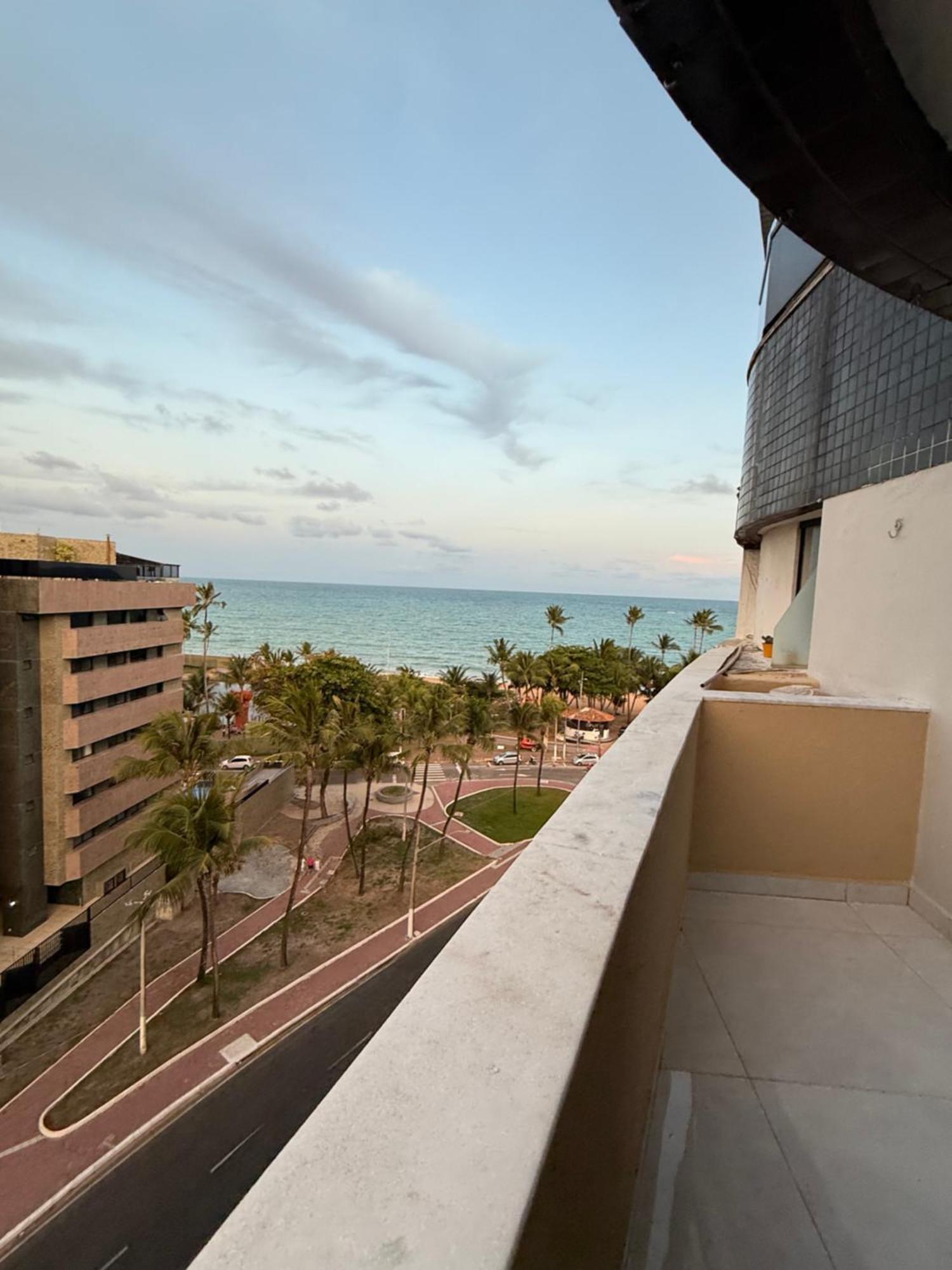 Cobertura Com Dois Quartos - Piscina Privativa- Beira Mar